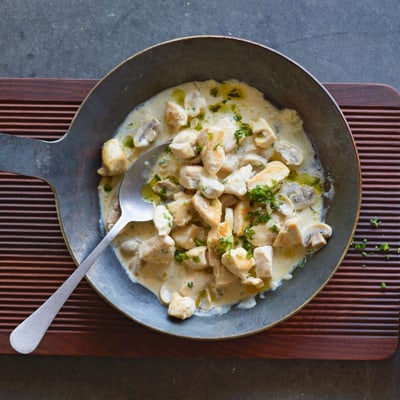 Émincé de poulet sauce calvados-ciboulette | Recette