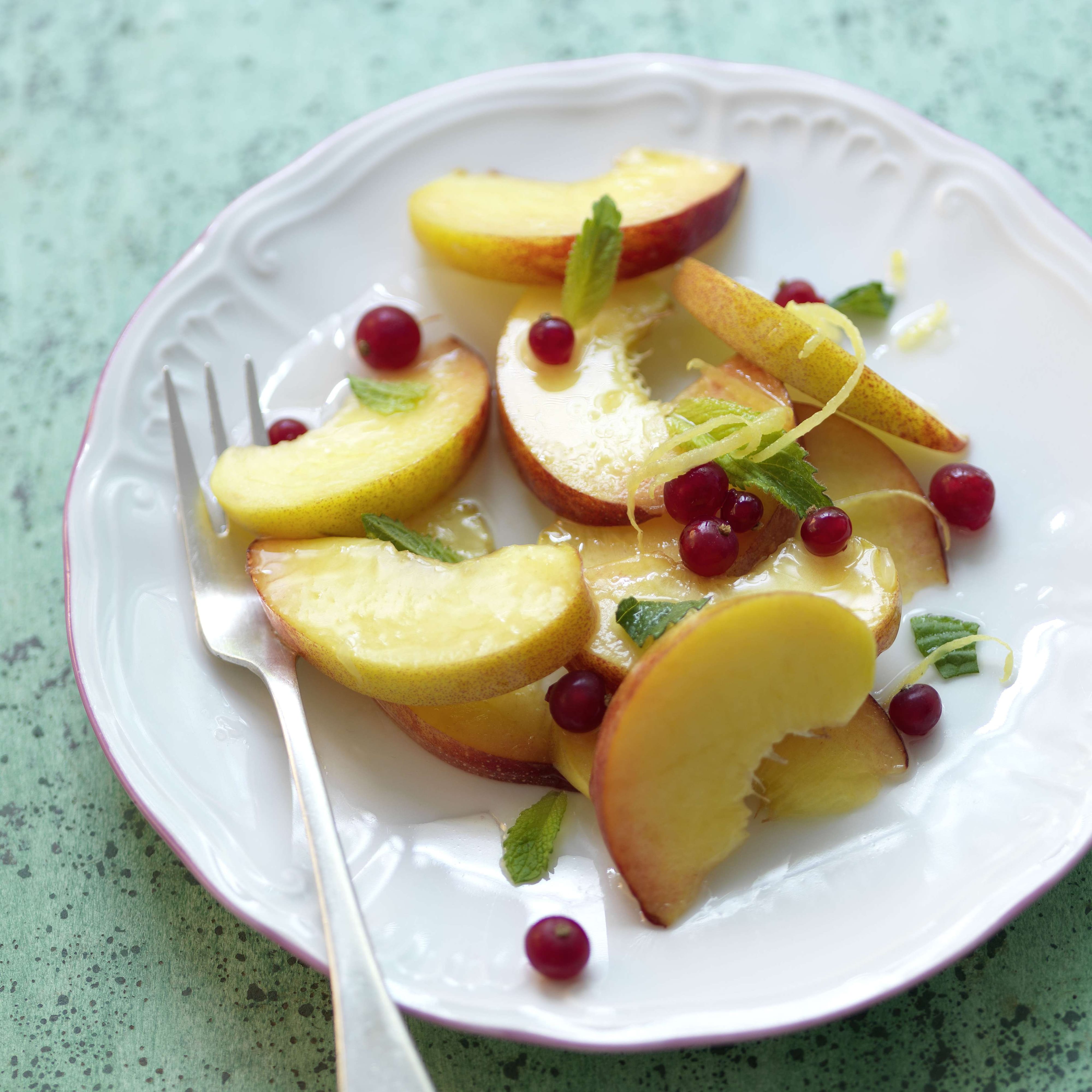 Beerensalat mit Sorbet | Migusto