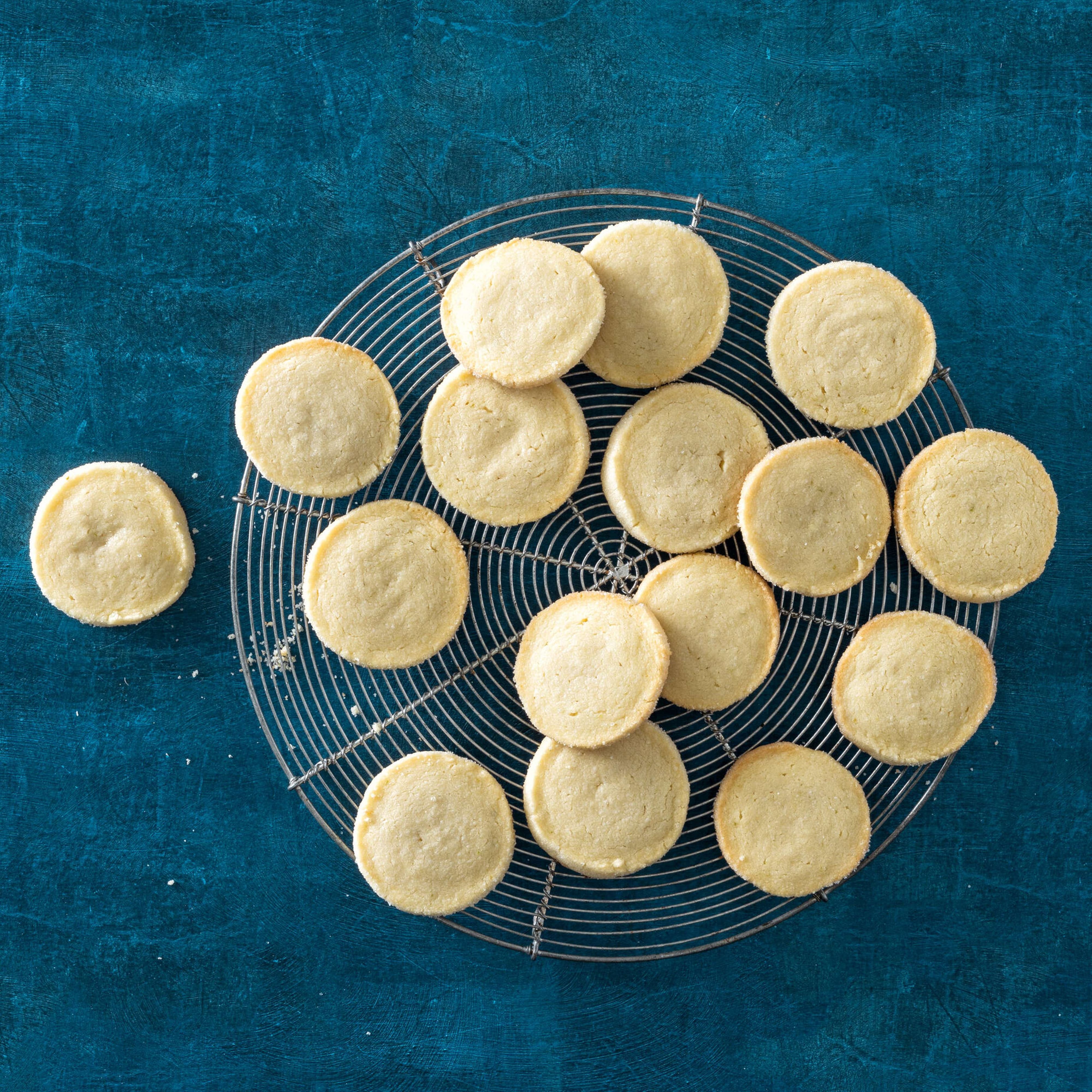 Zimtsablés mit Apfelstücken | Rezept