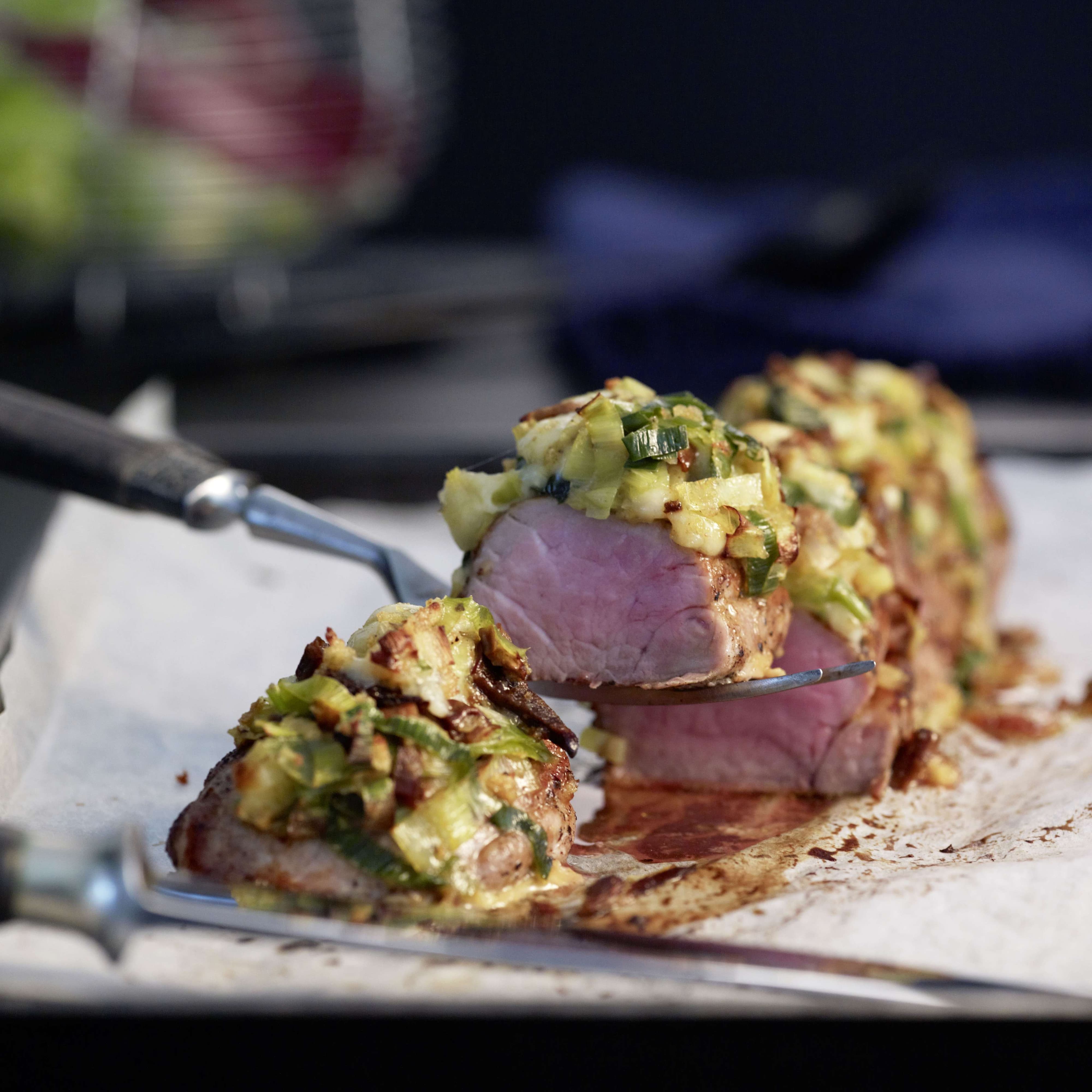 Filet mignon de porc en croûte enrobé de fromage frais et de lard Migusto