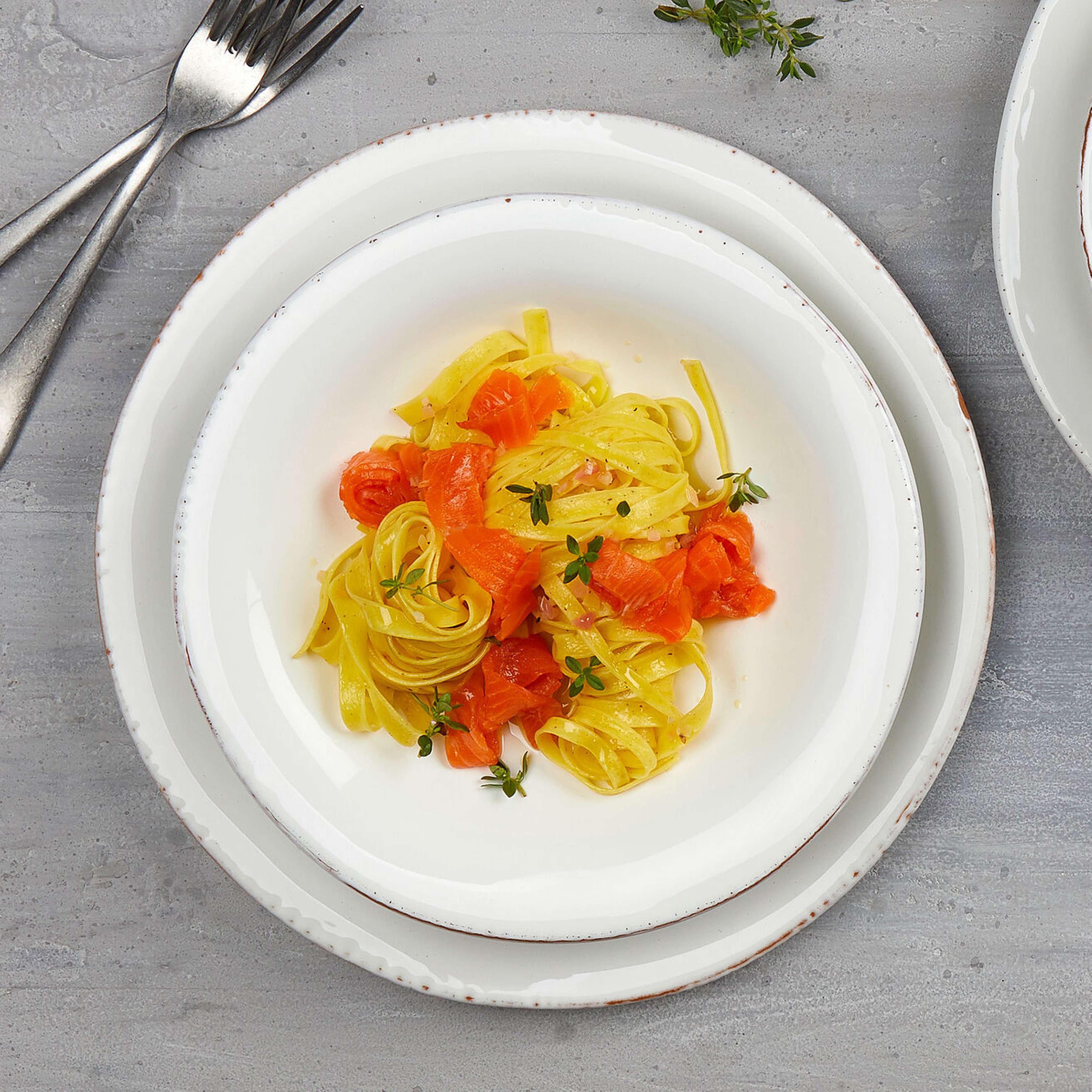 Pappardelle mit Wildlachs und Gemüse | Rezept
