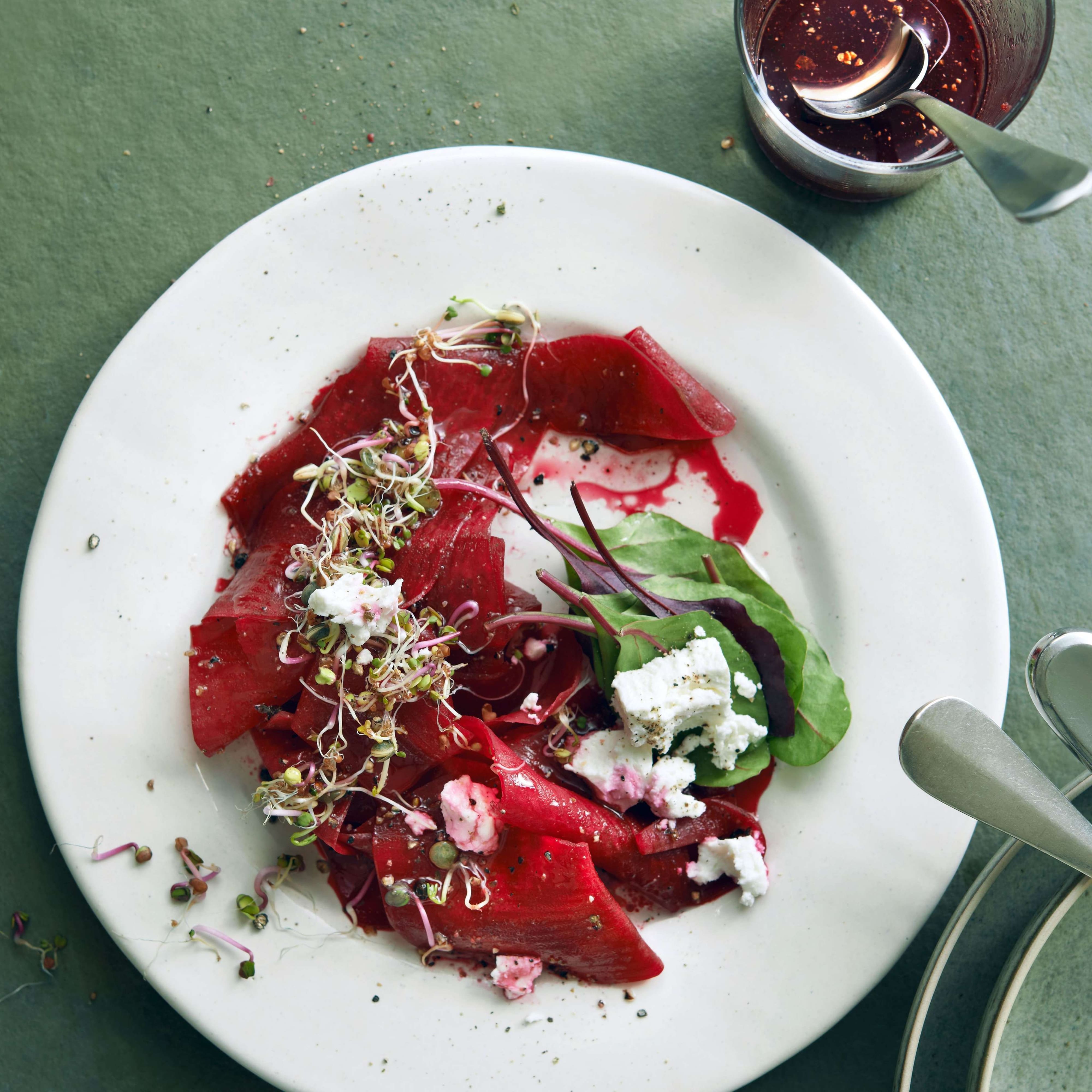 Carpaccio De Betteraves Rouges Au Miel Et Au Fromage De Chèvre | Migusto