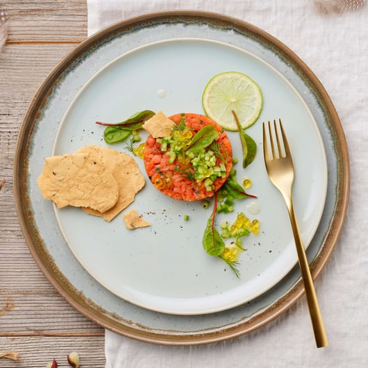 Lachstürmchen mit Vinaigrette | Rezept Lachstürmchen mit Vinaigrette | Rezept