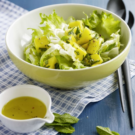 Salat an HonigSenfSauce Migusto