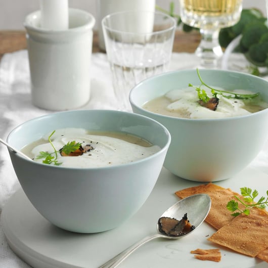 Kürbissuppe mit knusprigem Salbei | Migusto