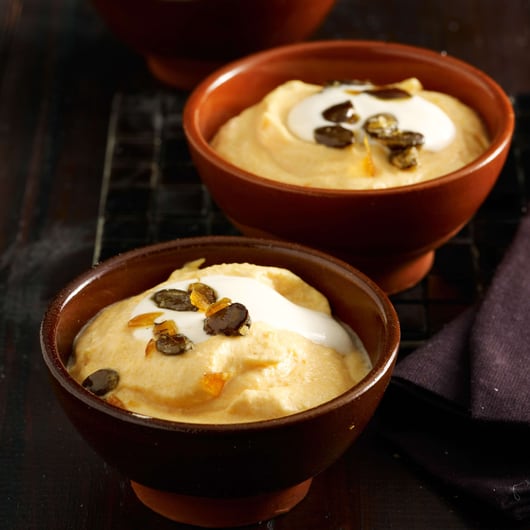 Süsse Kürbiscreme mit Kürbiskernkrokant | Rezept