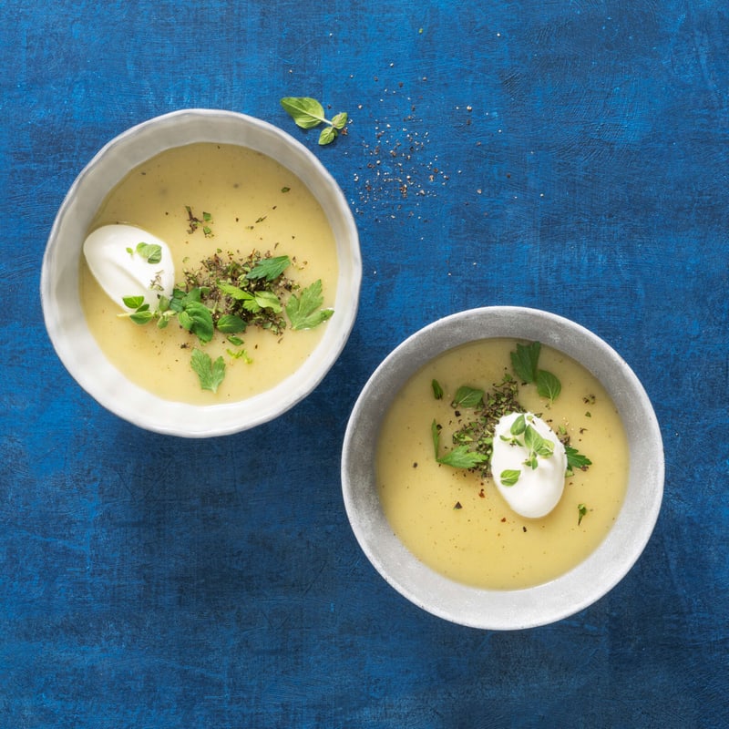 Kartoffel-Birnen-Suppe mit Käsebaguette | Rezept