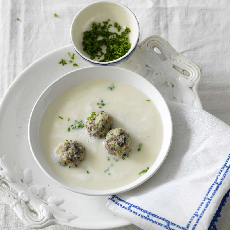 Quarkknödel mit Zwetschgenkompott | Migusto