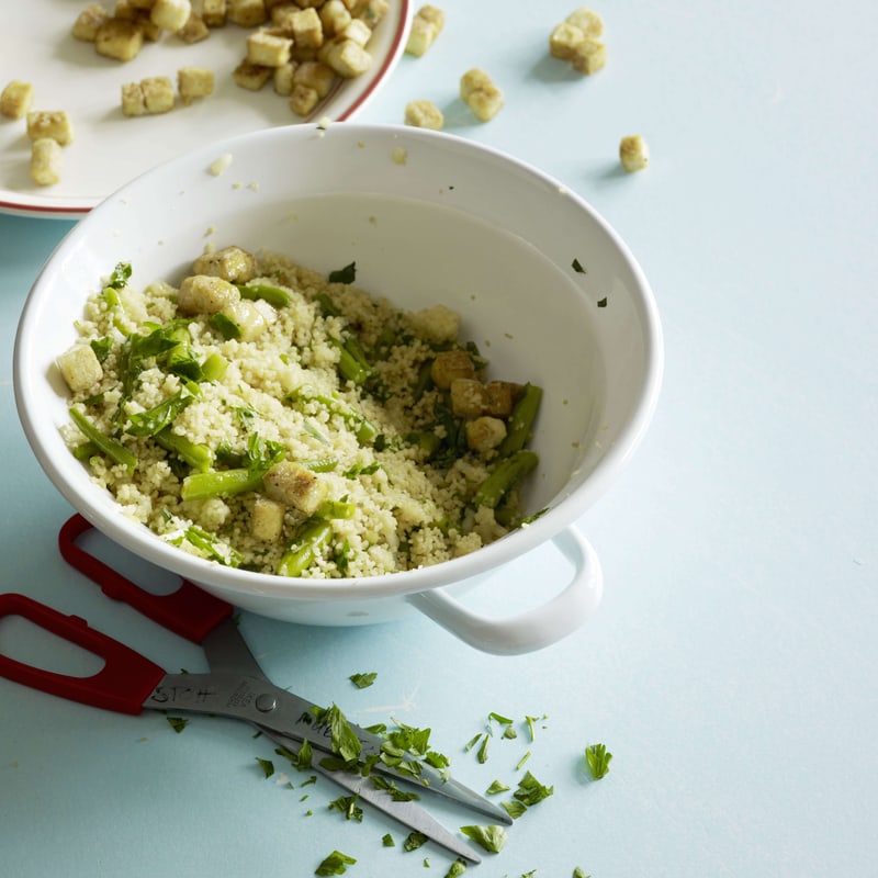 Zucchetti-Gemüse mit Safran-Couscous | Migusto