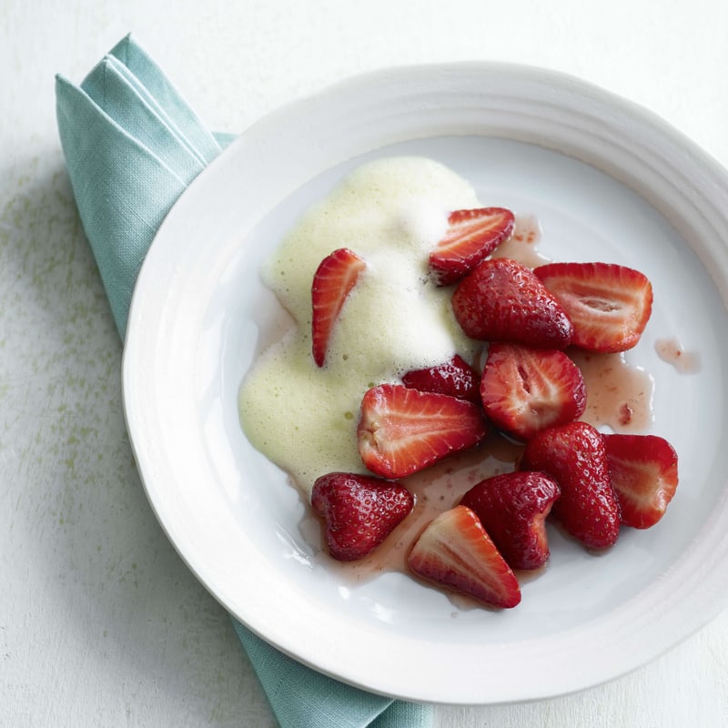 Rosa Zabaione mit Feigen | Rezept
