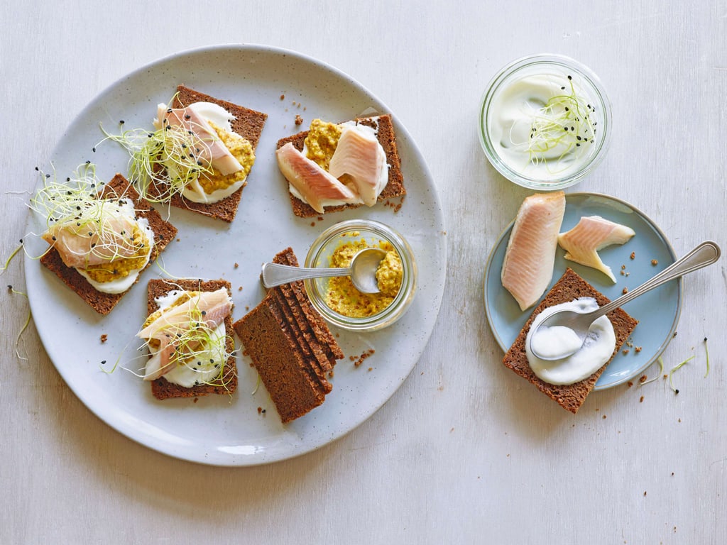 Pumpernickel mit geräucherter Forelle 