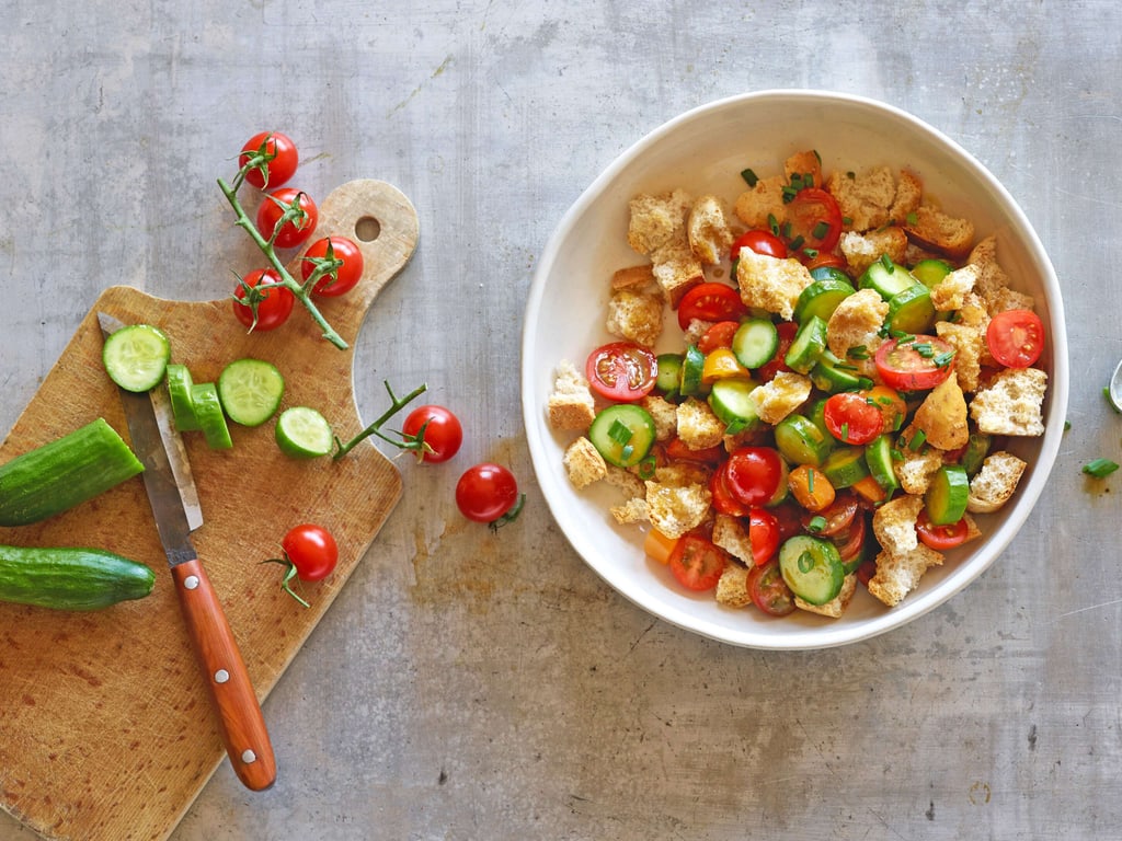 Panzanella con panini croccanti
