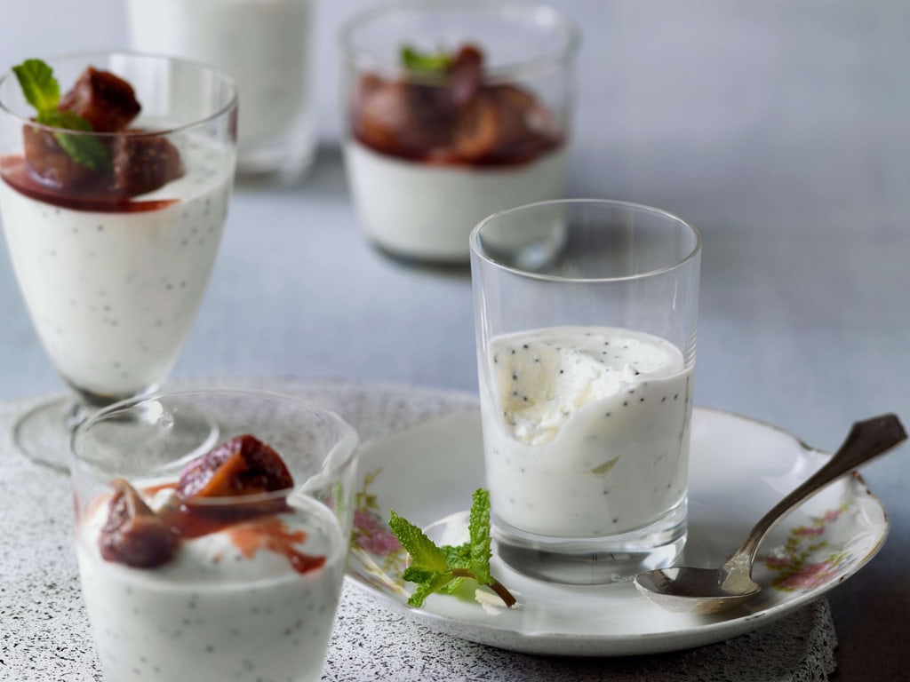Mousse au séré et au pavot avec figues au porto
