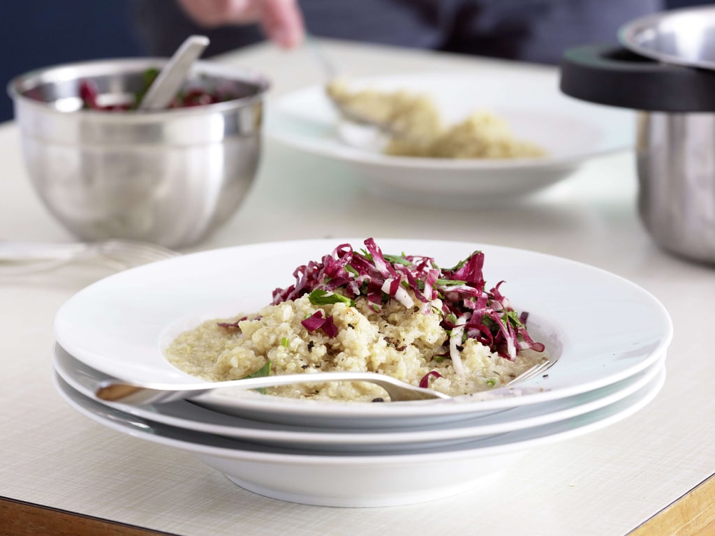 Quinoa-Risotto mit Cicorino-rosso-Salat