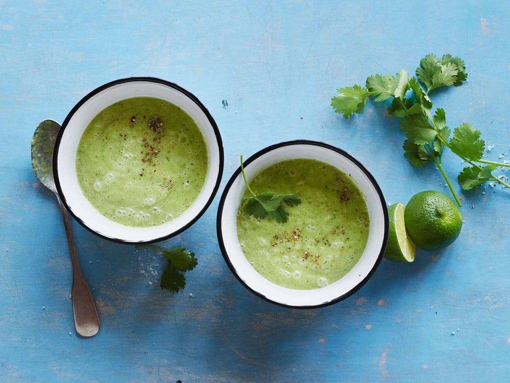 Soupe froide à l'avocat et à la noix de coco