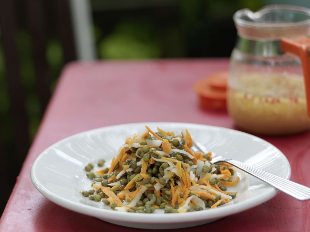 Salade de lentilles avec radis et carottes râpés