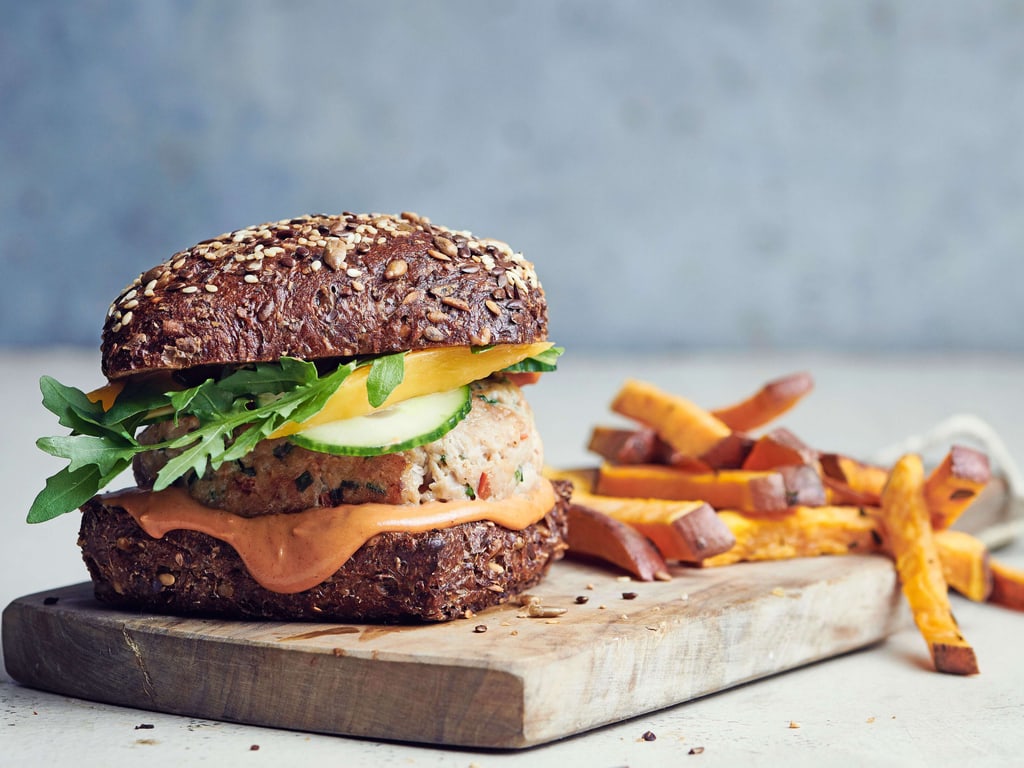 Poulet-Burger mit Mango