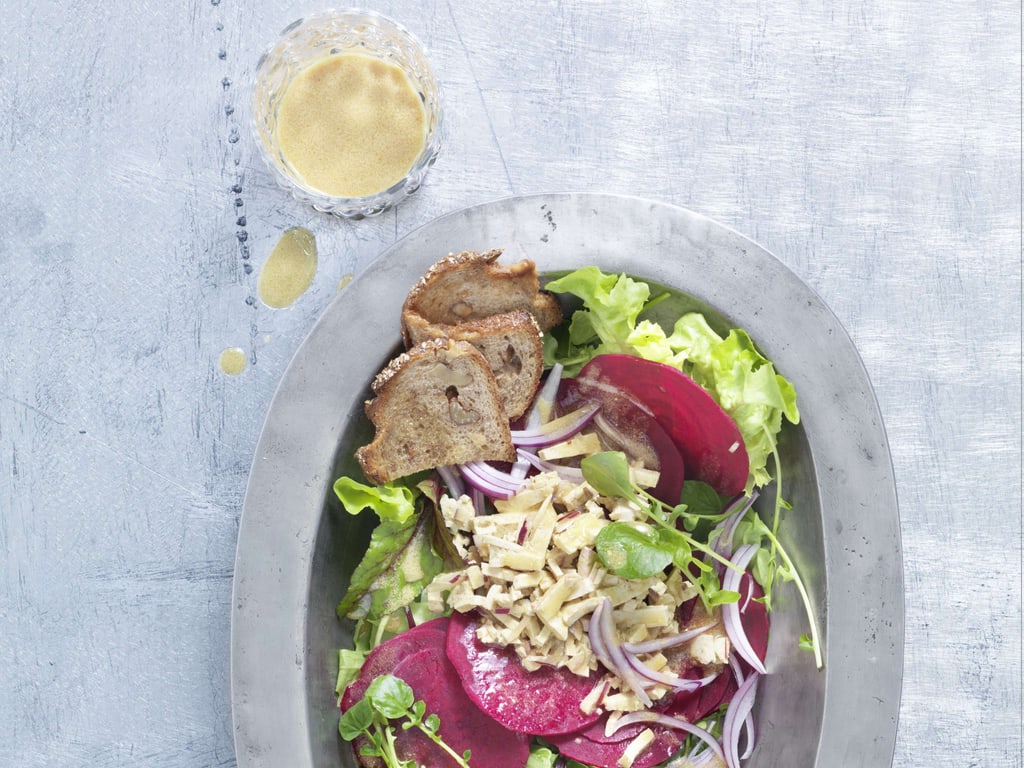 Salade avec betteraves rouges et tartare de tofu