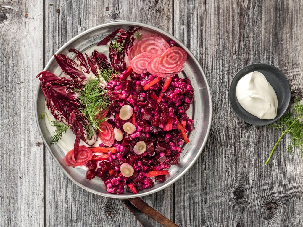 Insalata d’orzo pronta per l'uso con yogurt