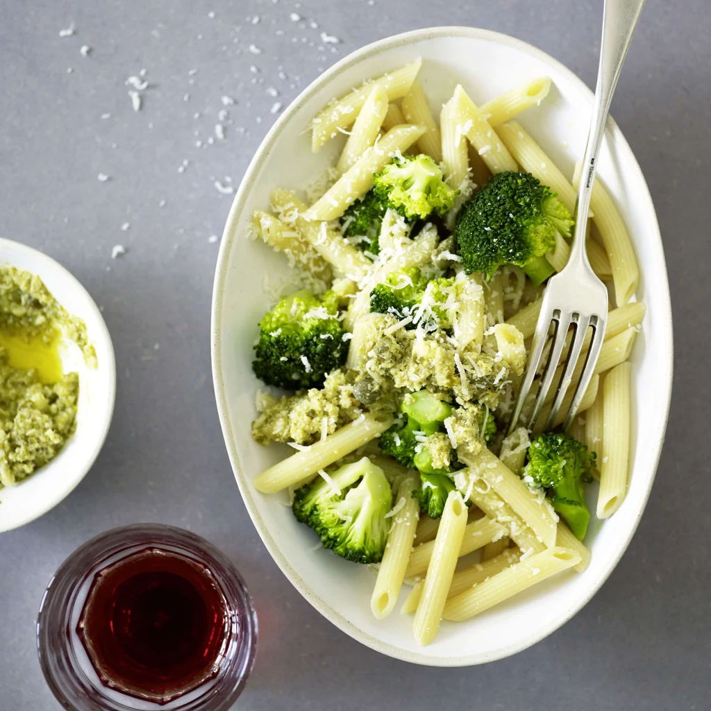 Pasta con pesto ai broccoli