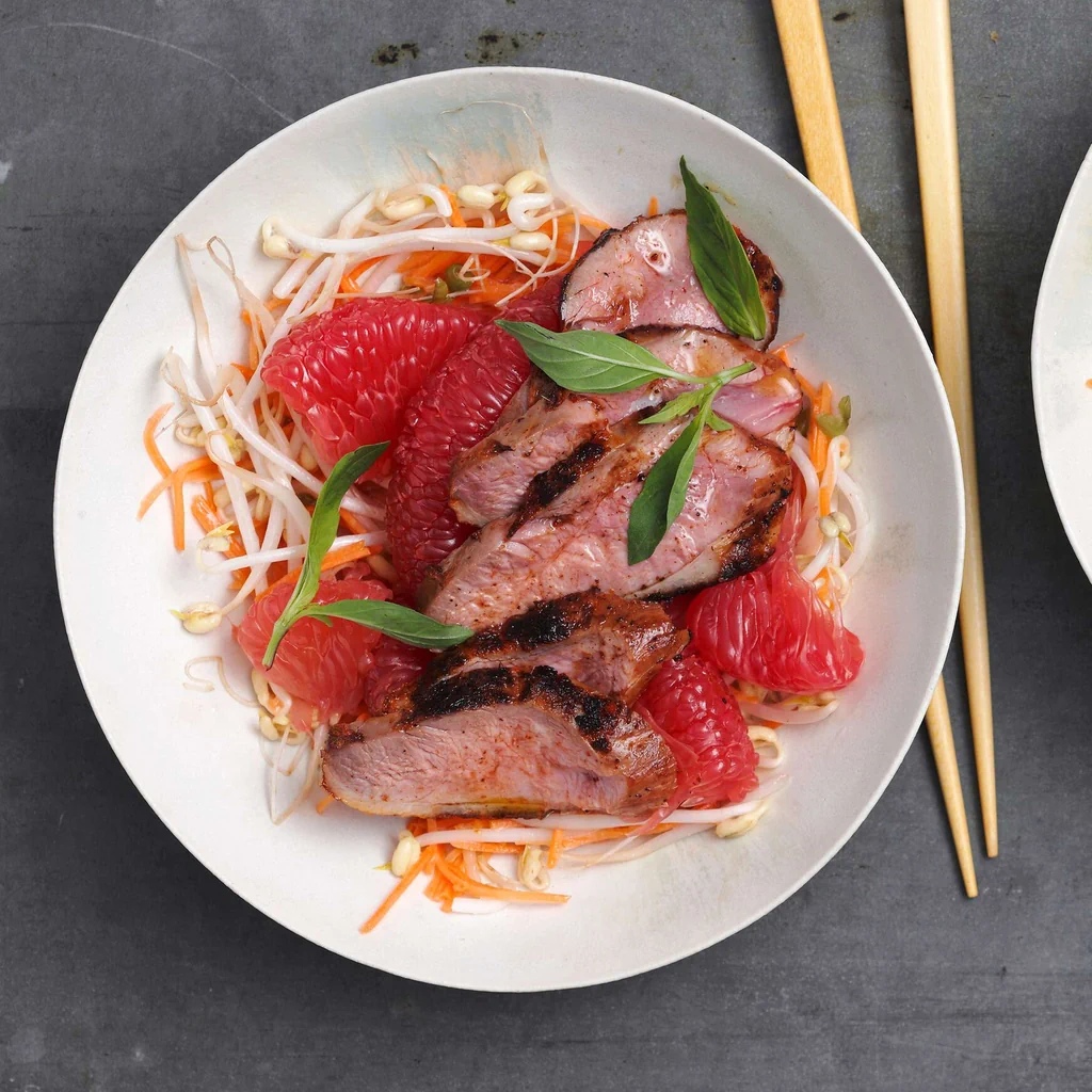 Insalata di germogli vietnamita con anatra