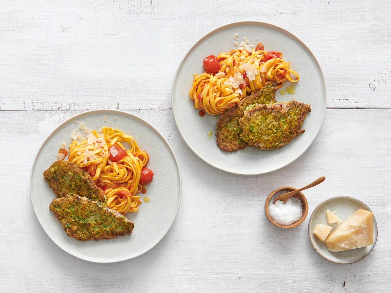 Piccata alle erbe con fettuccine al pomodoro