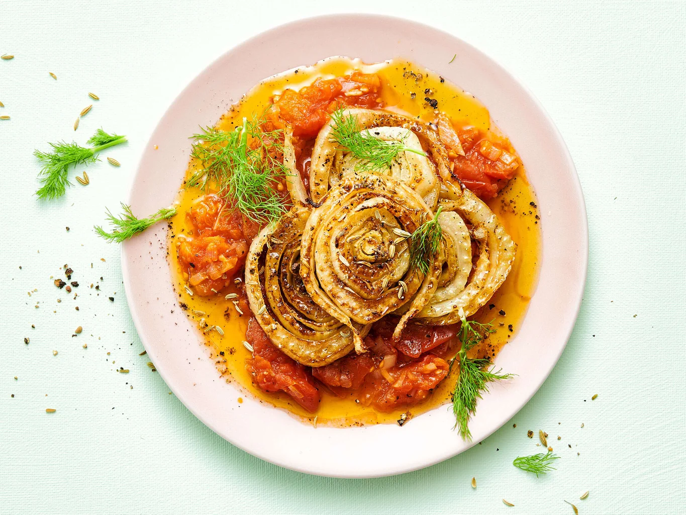 Finocchi caramellati su salsa di pomodoro
