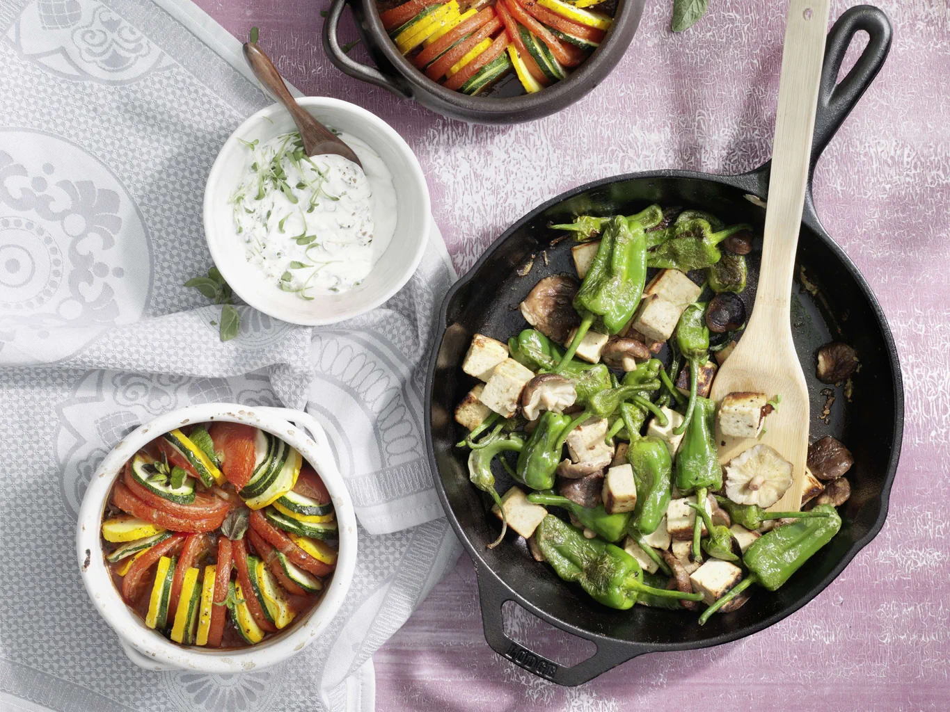 Dadolata di tofu con pimientos e funghi