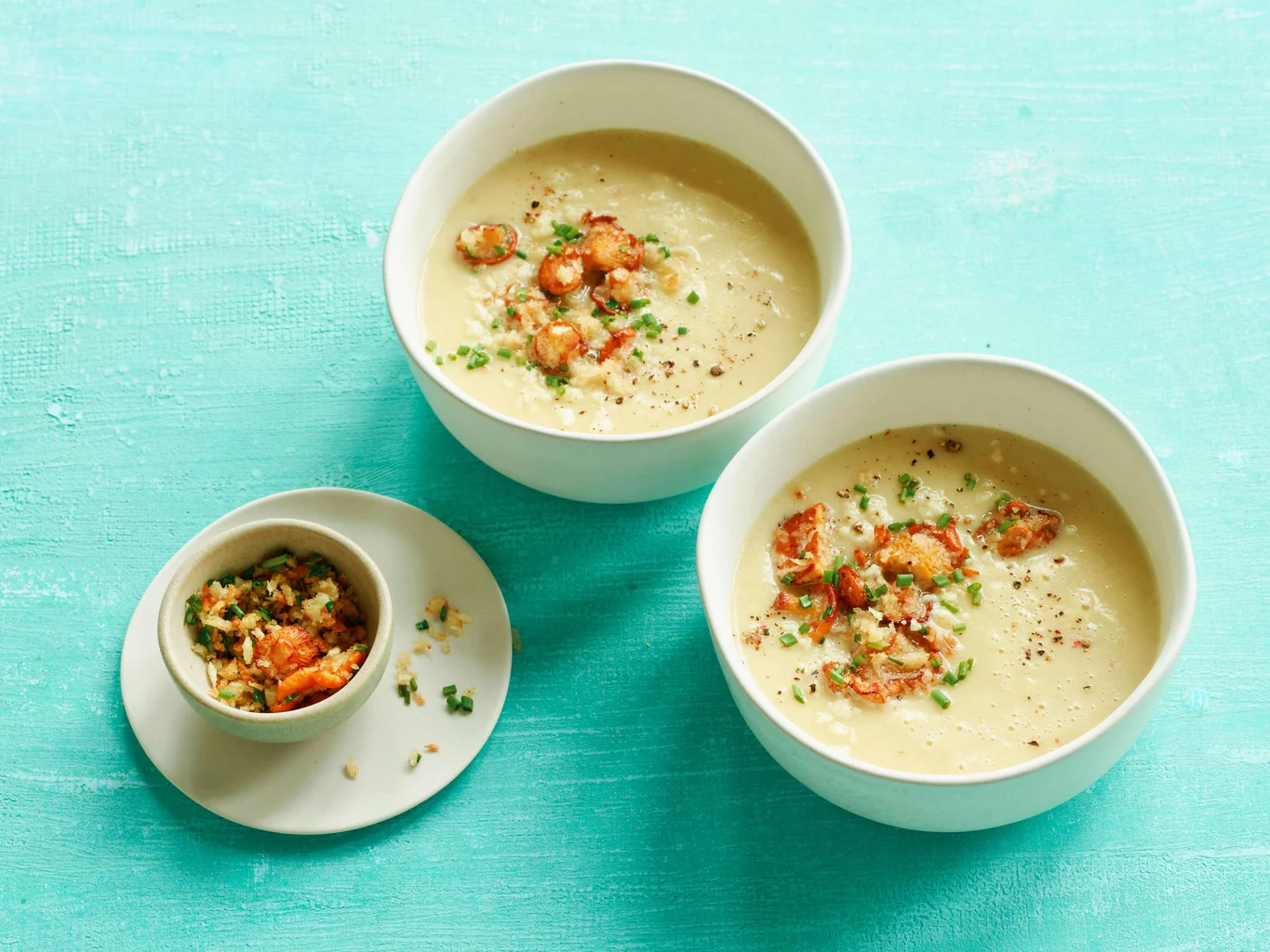 Petersilienwurzelsuppe mit Knusperpilzen