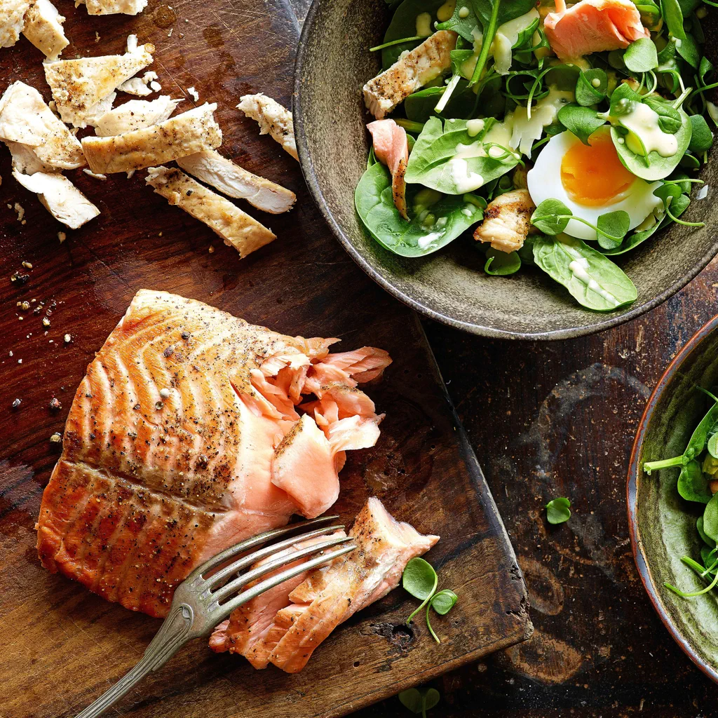 Salat mit Poulet und Lachs