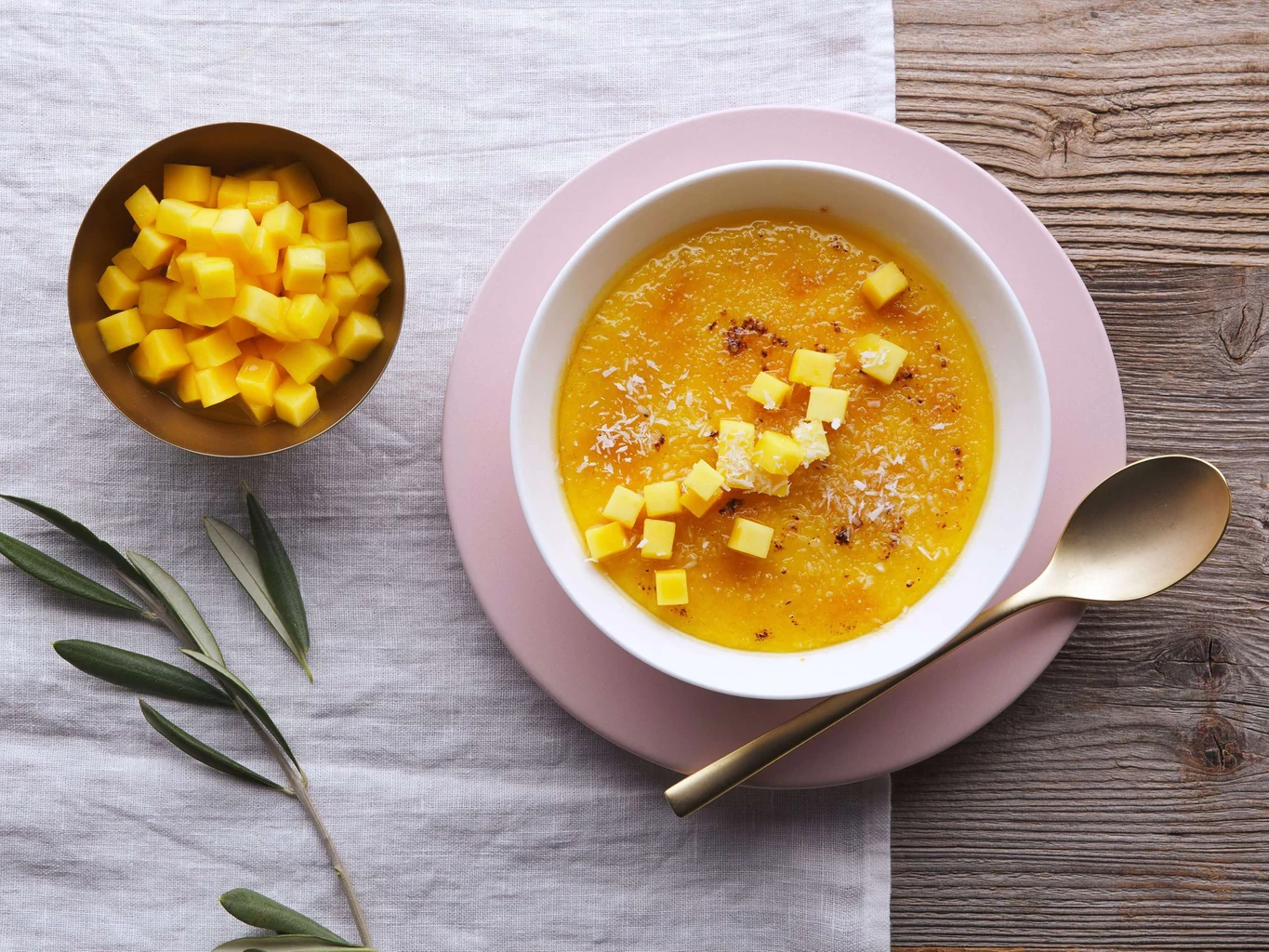 Crema al mango e alla noce di cocco caramellata