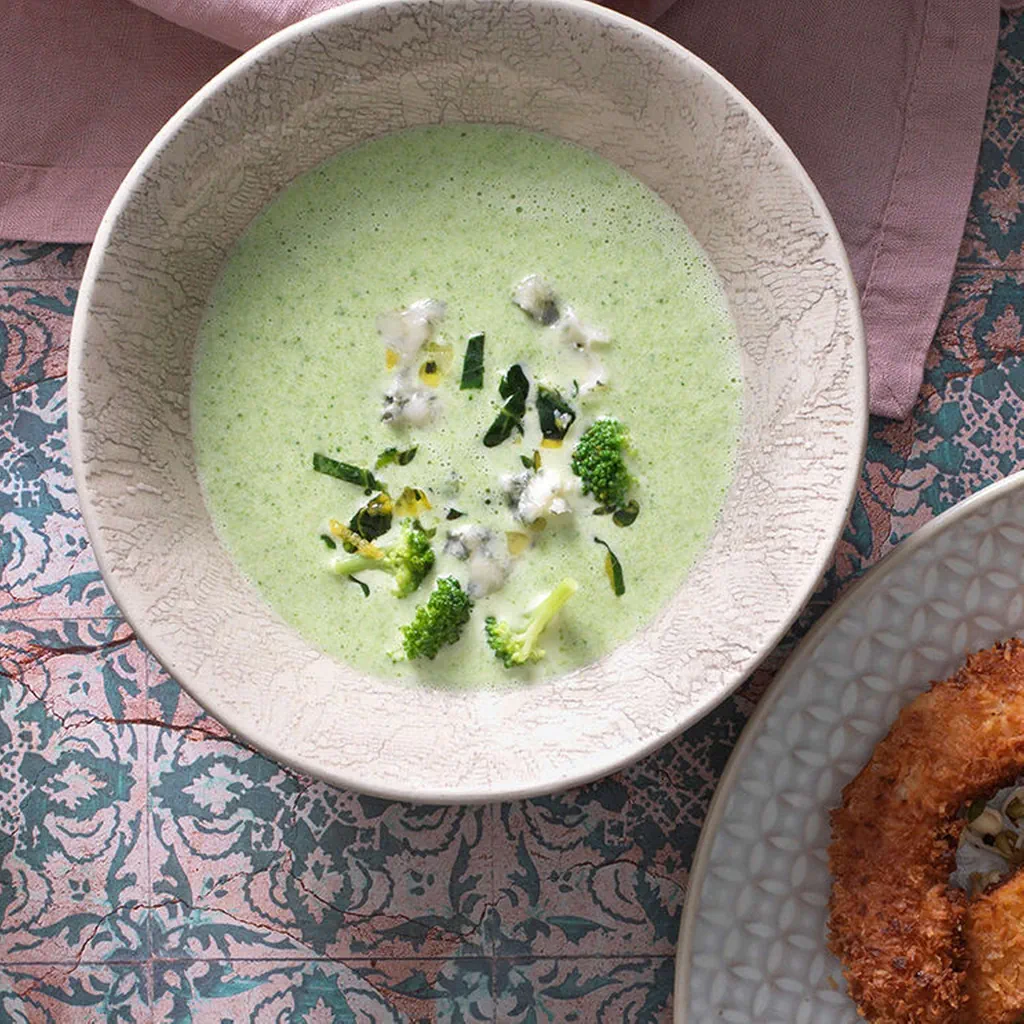 Velouté de brocoli avec gremolata au roquefort