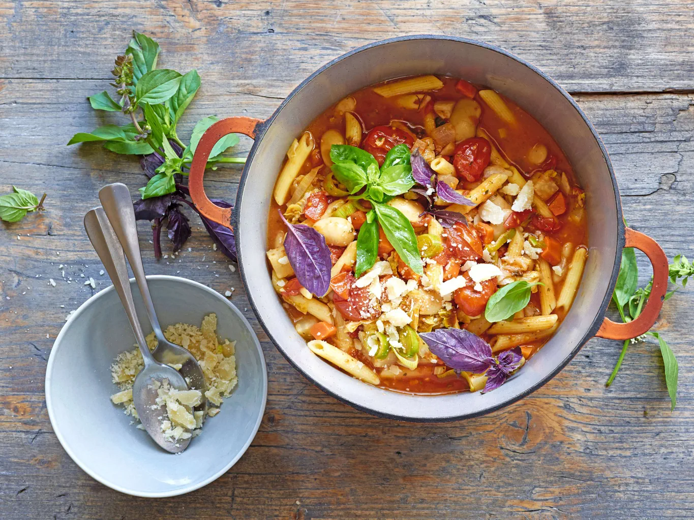 One pot pasta aux légumes et aux haricots