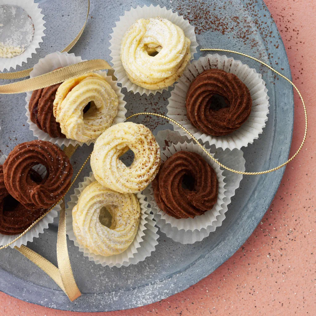 Glutenfreies zweifarbiges Spritzgebäck