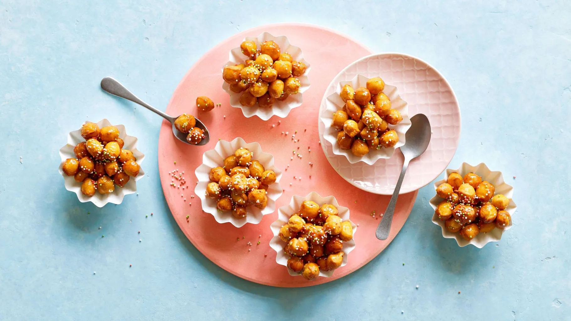 8. You are my Honey: Frittierte Teigkügelchen mit Honigsauce