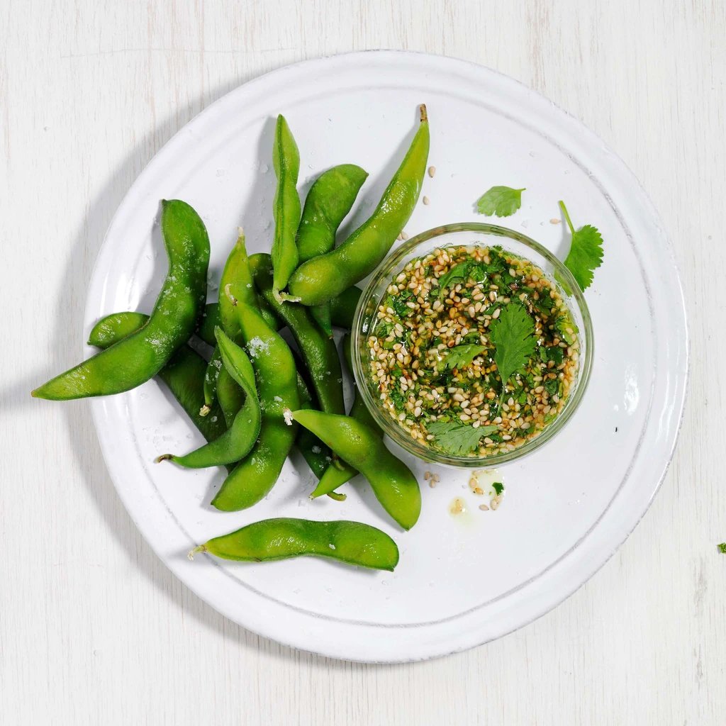 Edamame con dip al wasabi