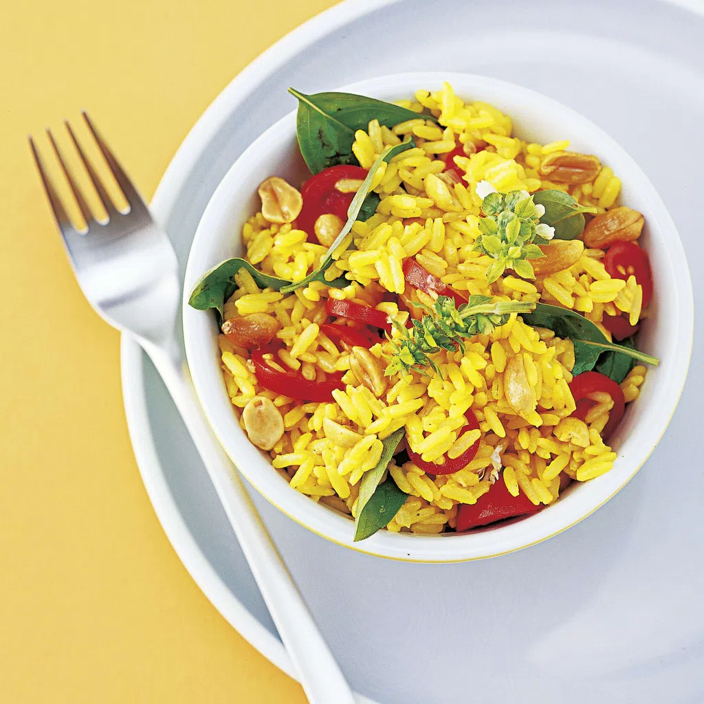 Reissalat mit Erdnüssen