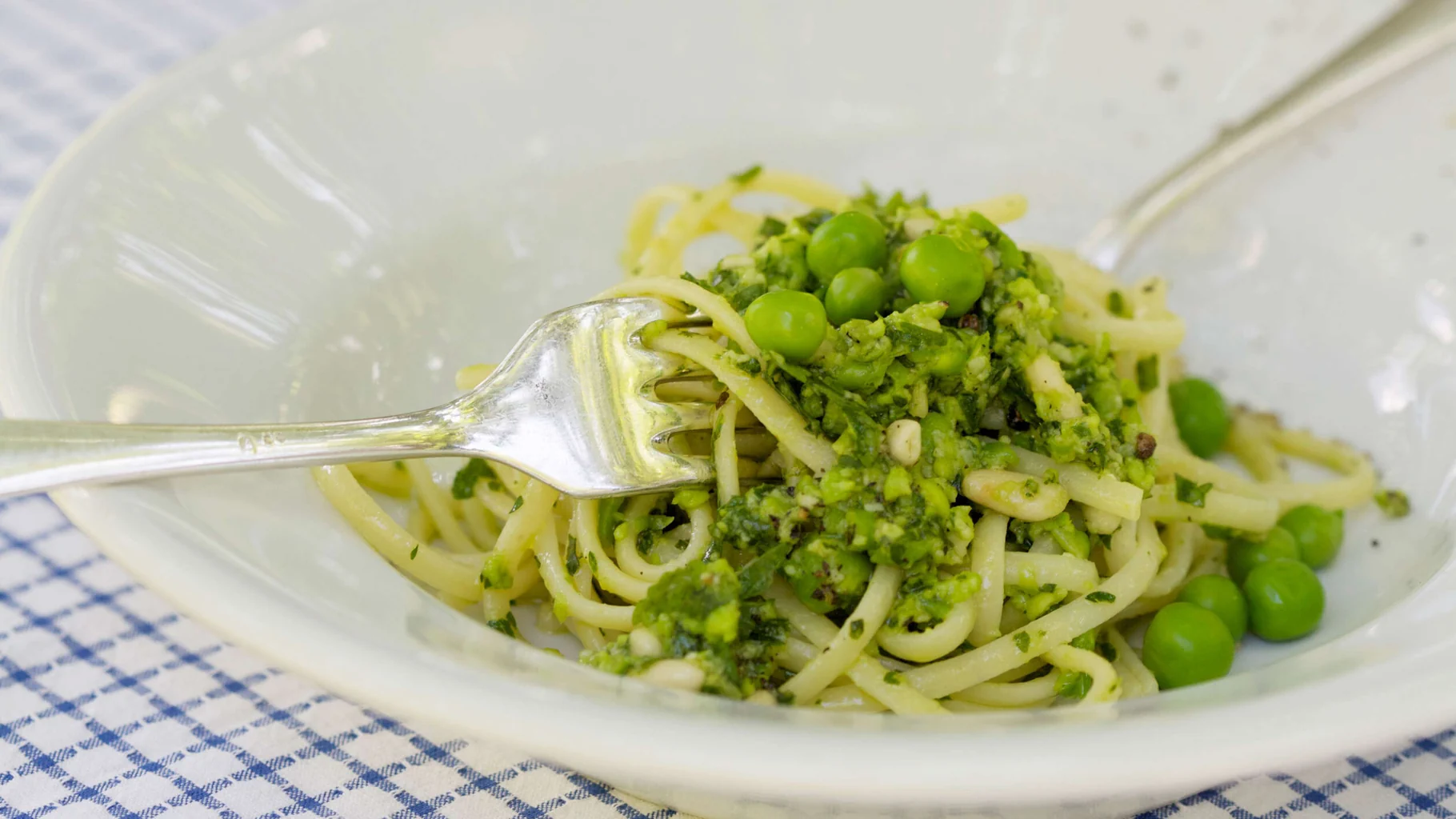 Linguine mit Erbsenpesto