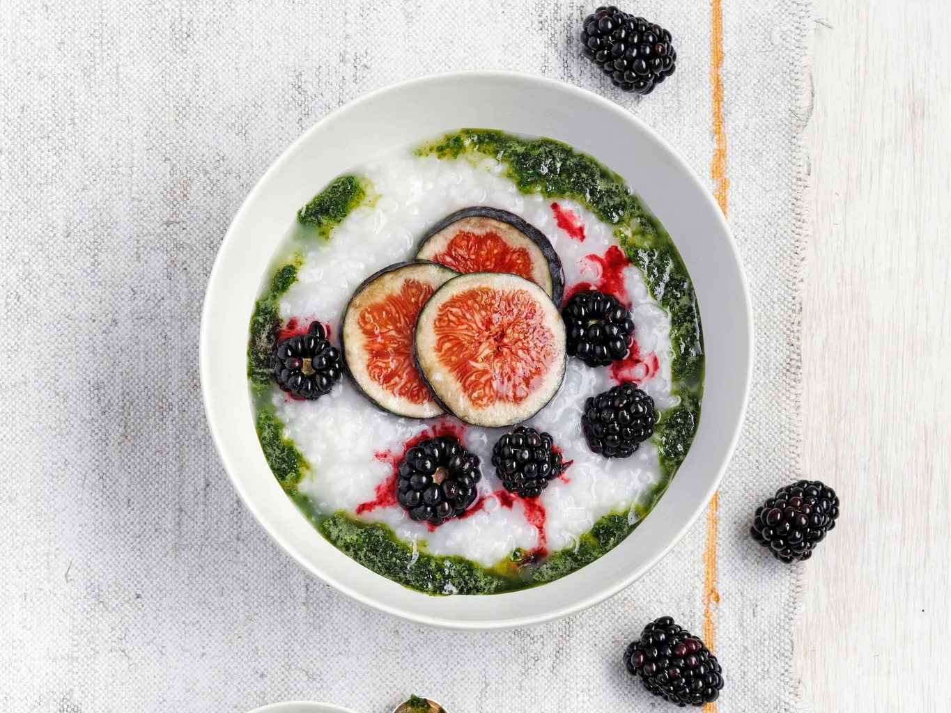 Congee aux mûres et aux figues