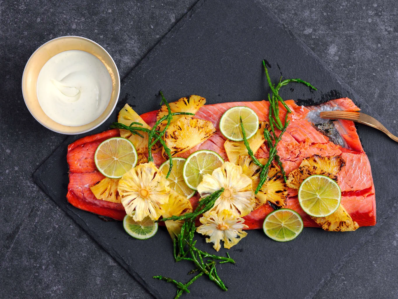Gravlax avec ananas et wasabi