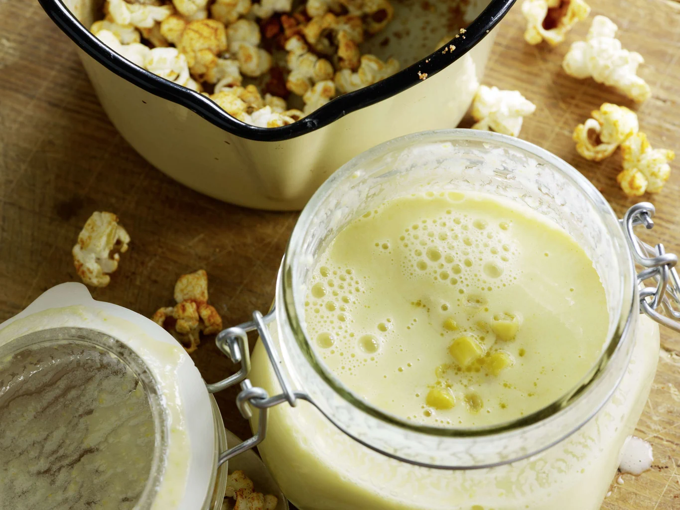 Maissuppe mit Paprika-Popcorn