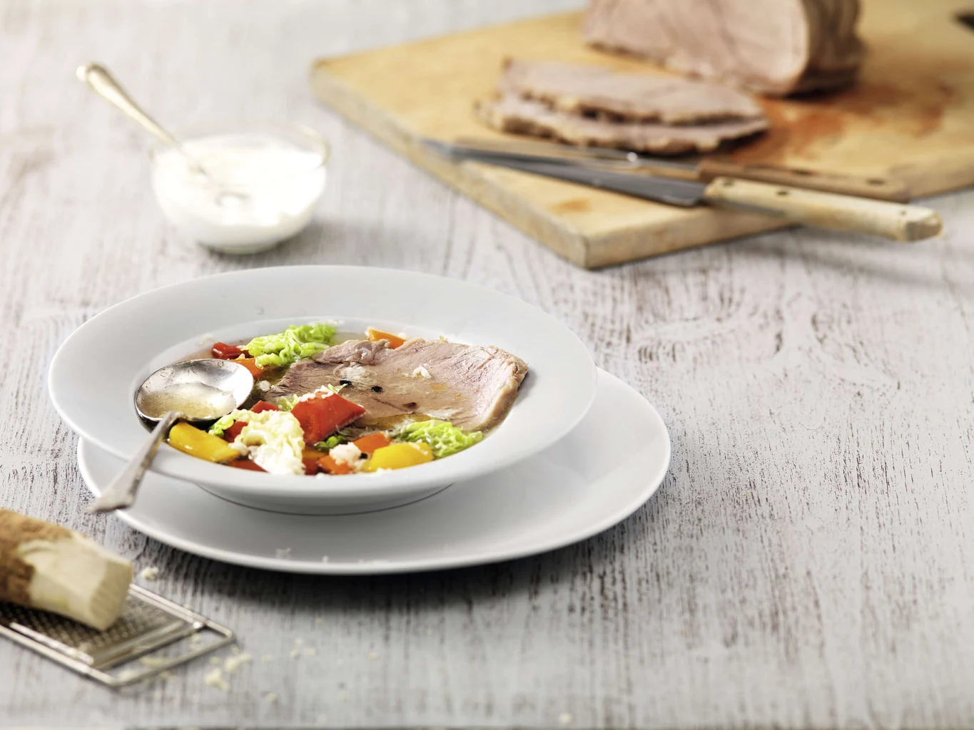 Kalbssiedfleisch mit Gemüse und Meerrettichquark