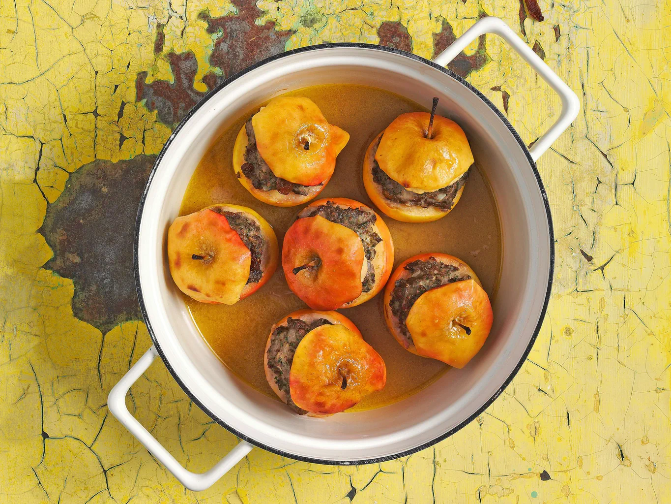 Pommes au four à la viande hachée