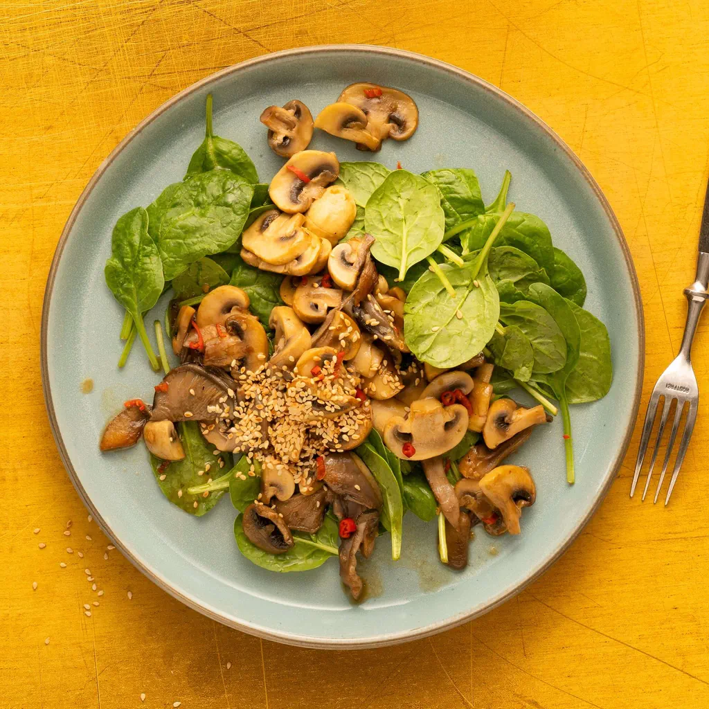 Insalata di funghi asiatica