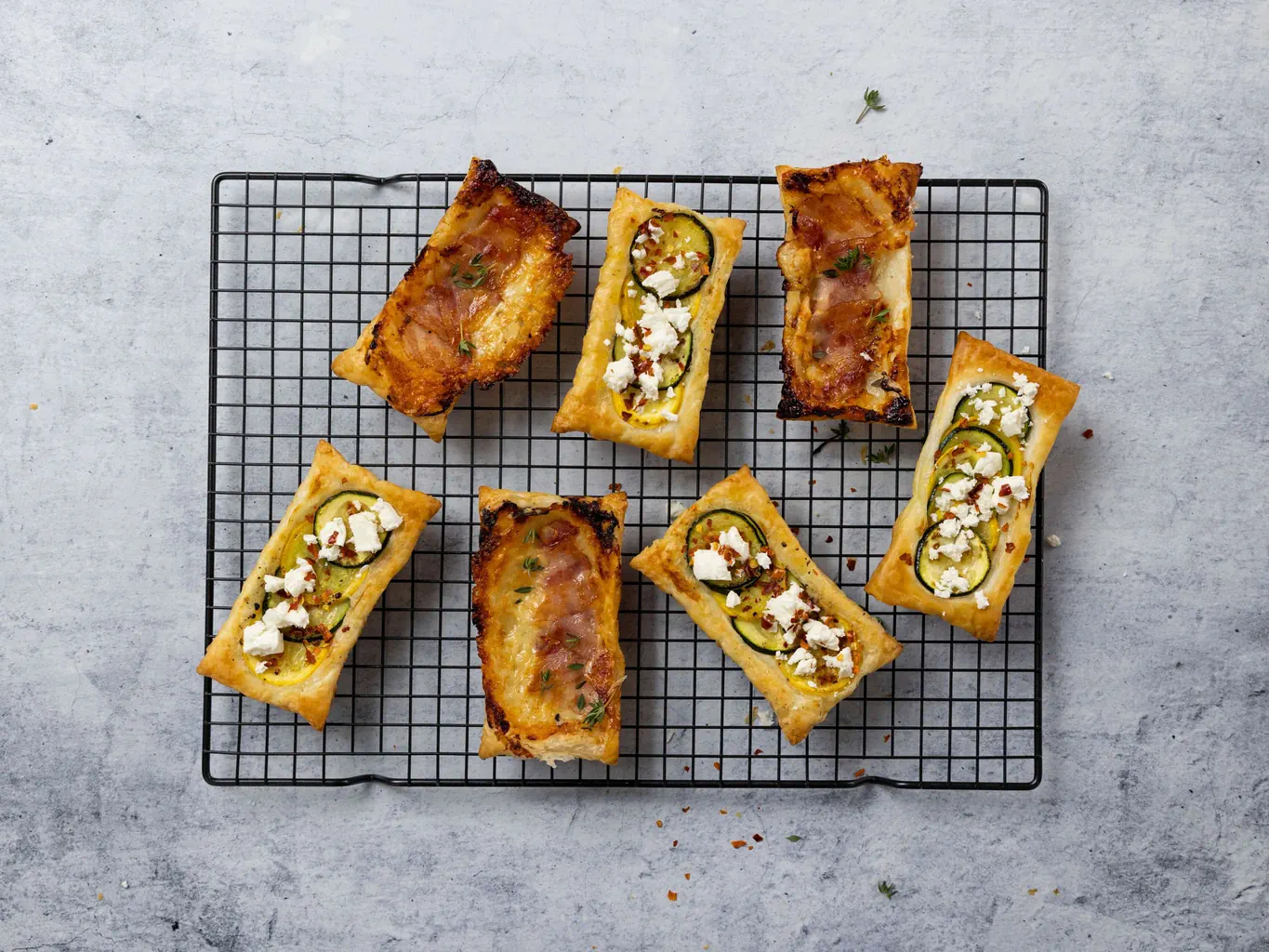 Zucchetti- und Speck-Pastries