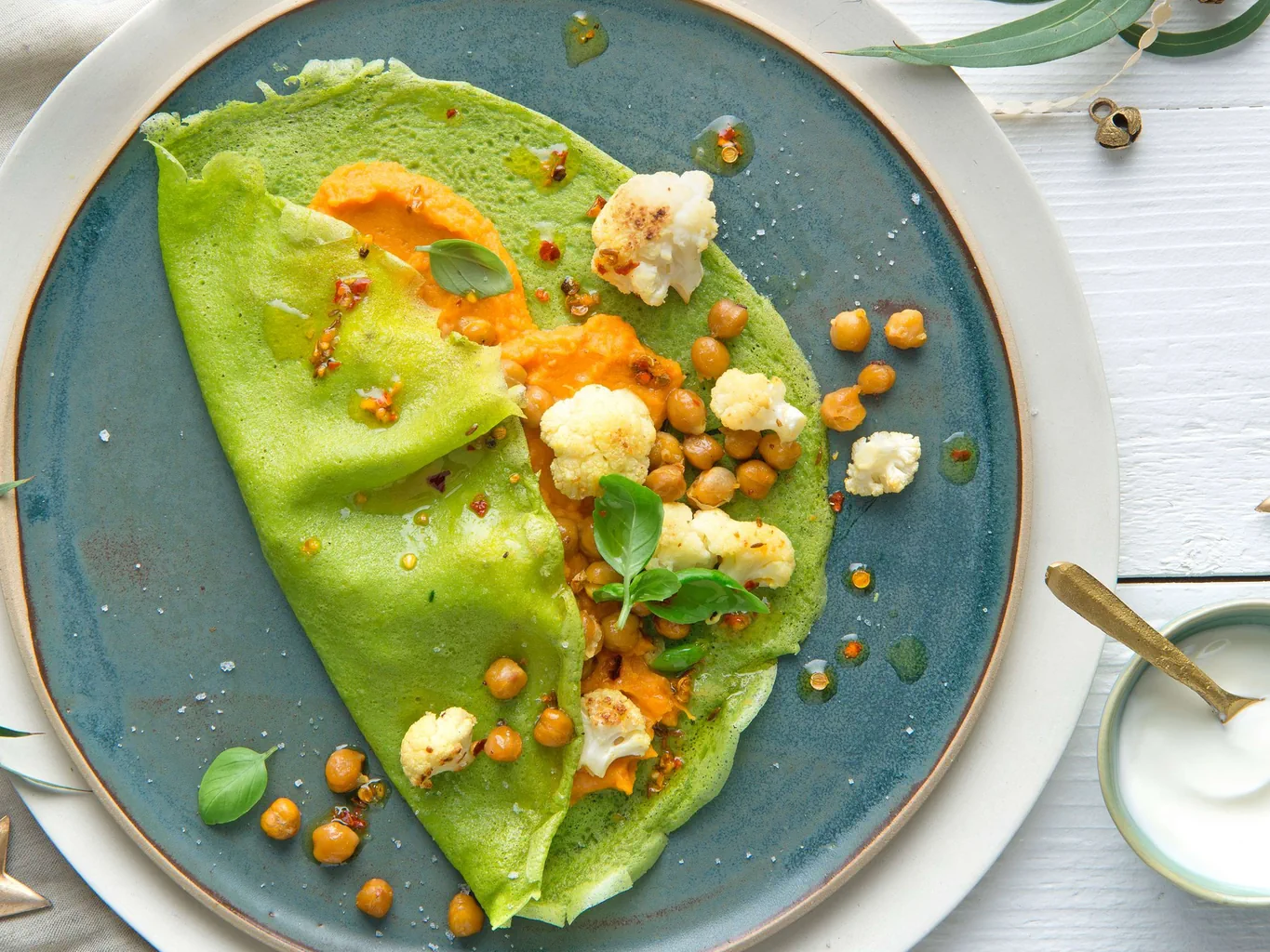 Spinatcrêpe mit Süsskartoffeln