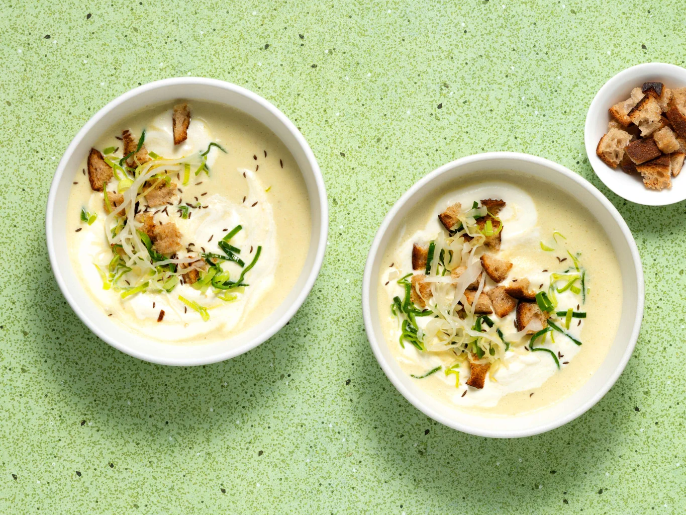 Velouté au vin blanc avec choucroute et croûtons