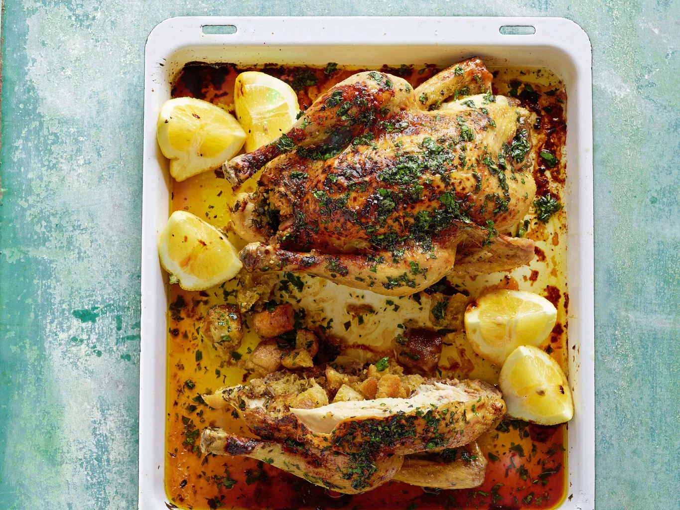 Poulet farci aux fines herbes