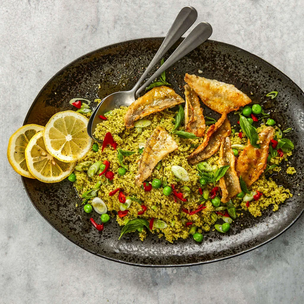 Filets de perche sur taboulé aux petits pois 