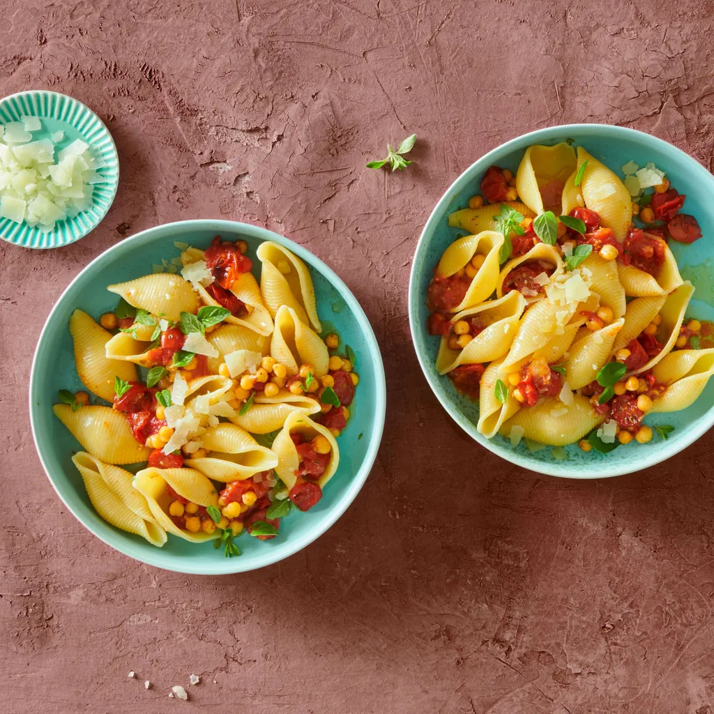 Pasta con pomodori e ceci